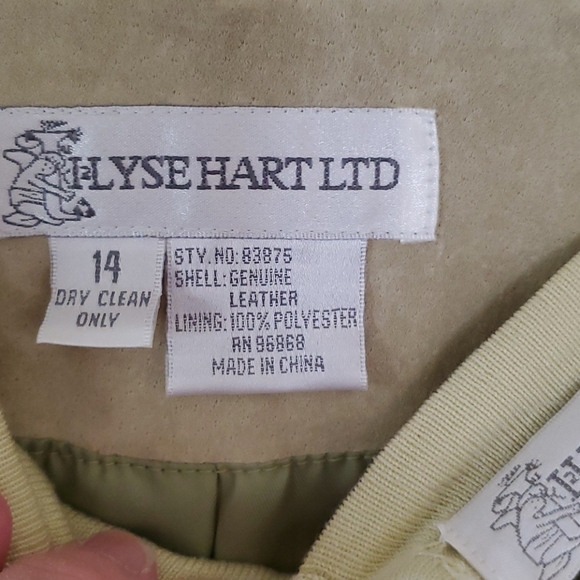 Leather jacket and matching sleeveless sweater - Picture 4 of 11